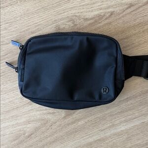 lululemon 2L Black Belt Bag